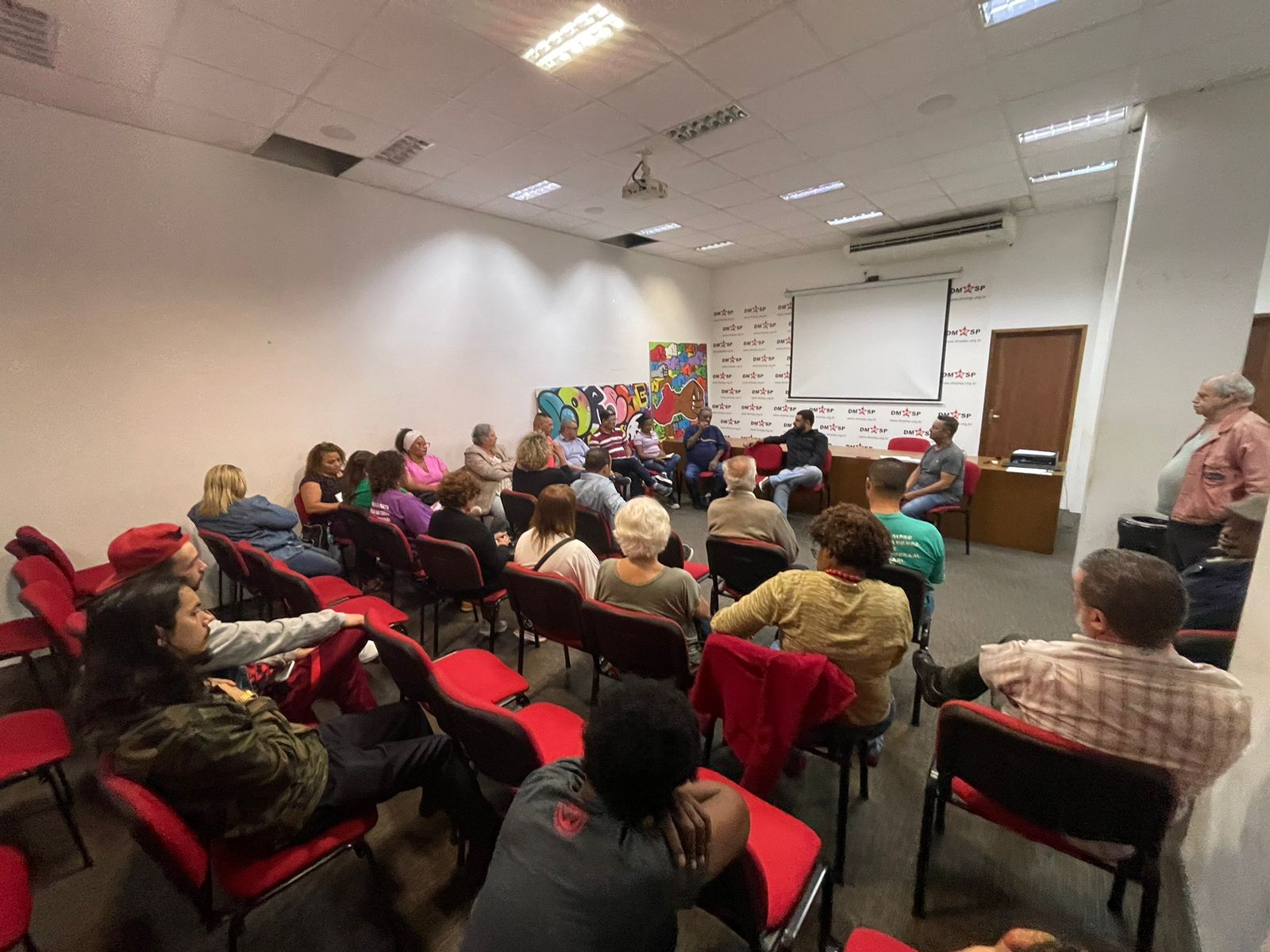 PT e movimentos sociais discutem revisão do Plano Diretor em SP